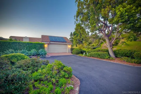 $1,700,000 | 1724 Burgundy Road, Encinitas, CA 92024