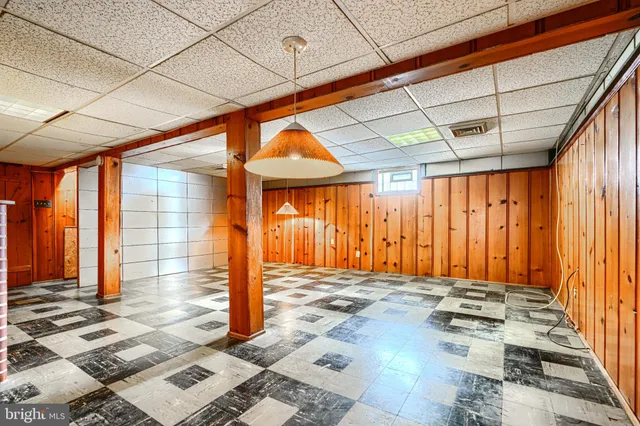 a view of an outdoor space