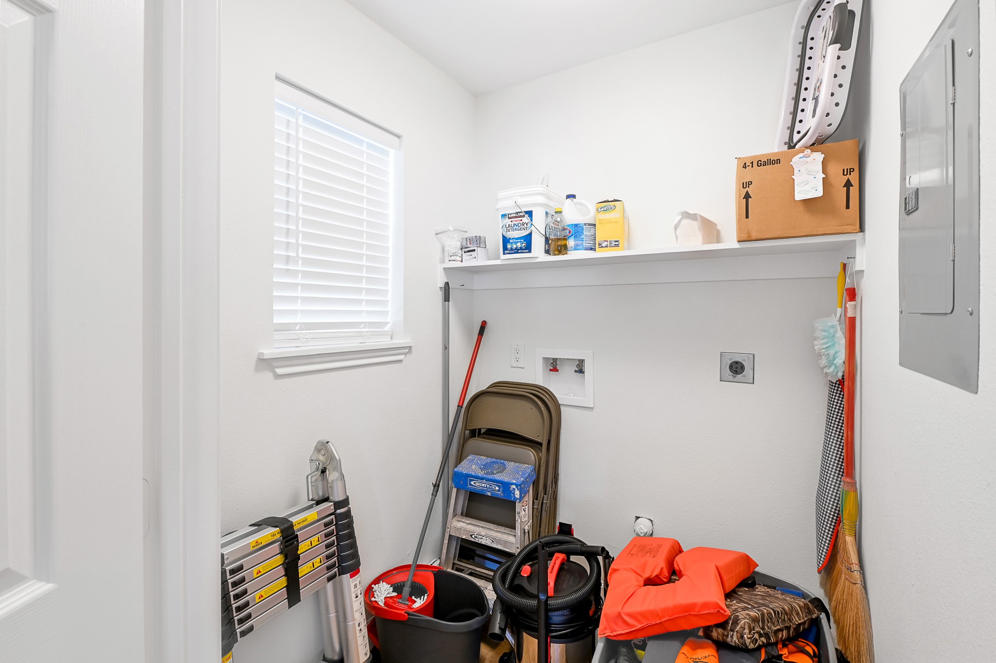 747 Waypoint Drive Palacios, TX 77465 - Photo 22 of 45 a bathroom with a sink and a window