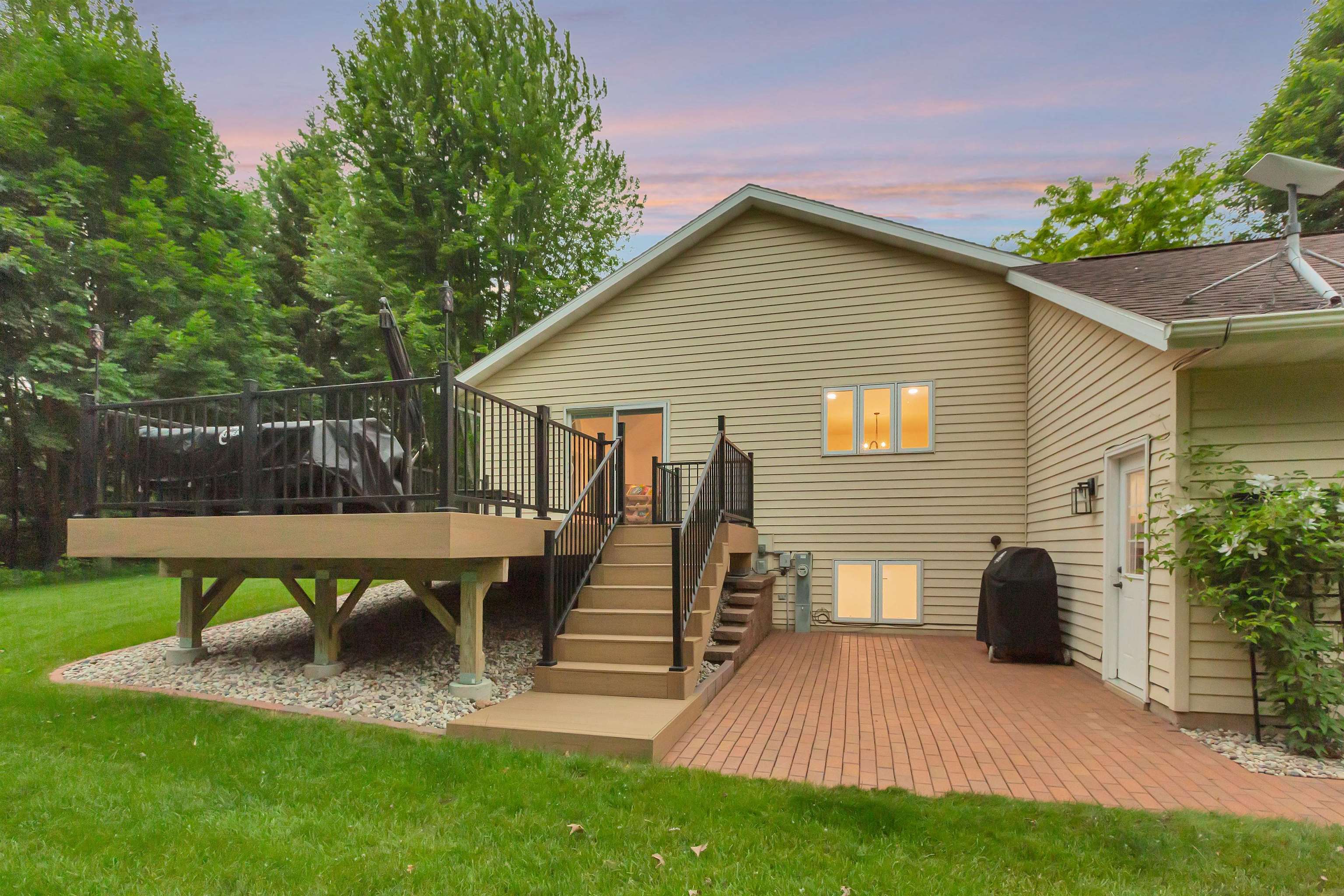 N5210 Whitetail Road Seymour, WI 54165 - Photo 5 of 43