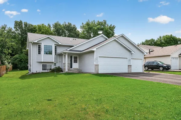 $350,000 | 1002 3rd Avenue Southwest, Isanti, MN 55040