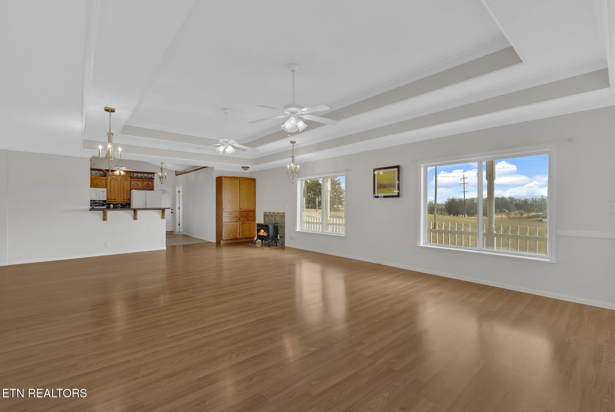 731 Sam Martin Road Dandridge, TN 37725 - Photo 12 of 60 Living Room