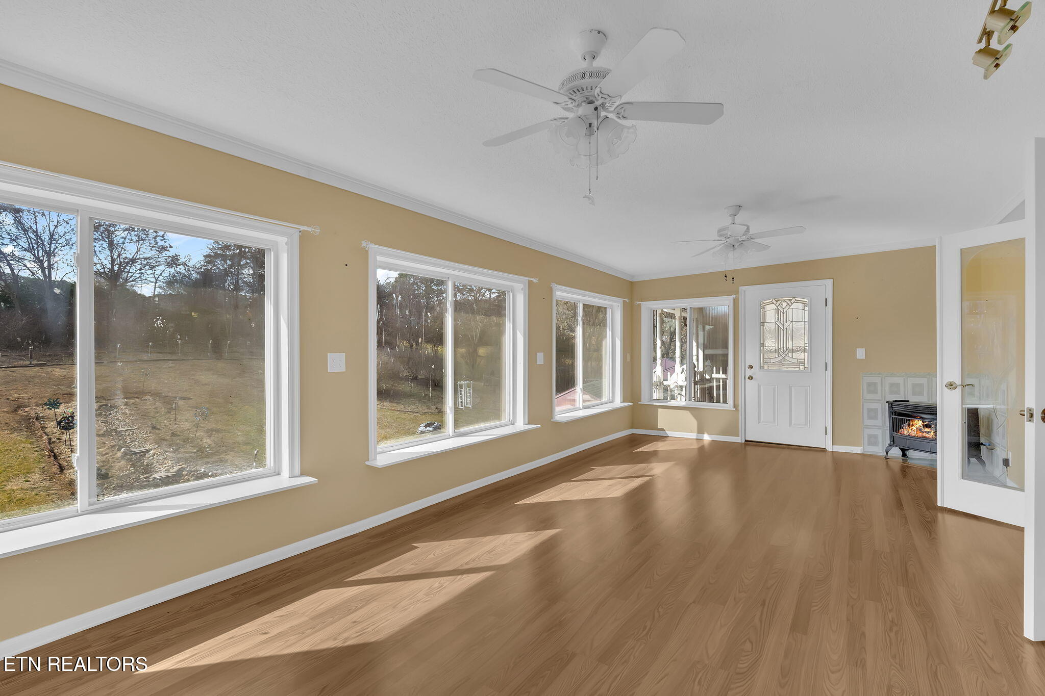 731 Sam Martin Road Dandridge, TN 37725 - Photo 14 of 60 Sunroom