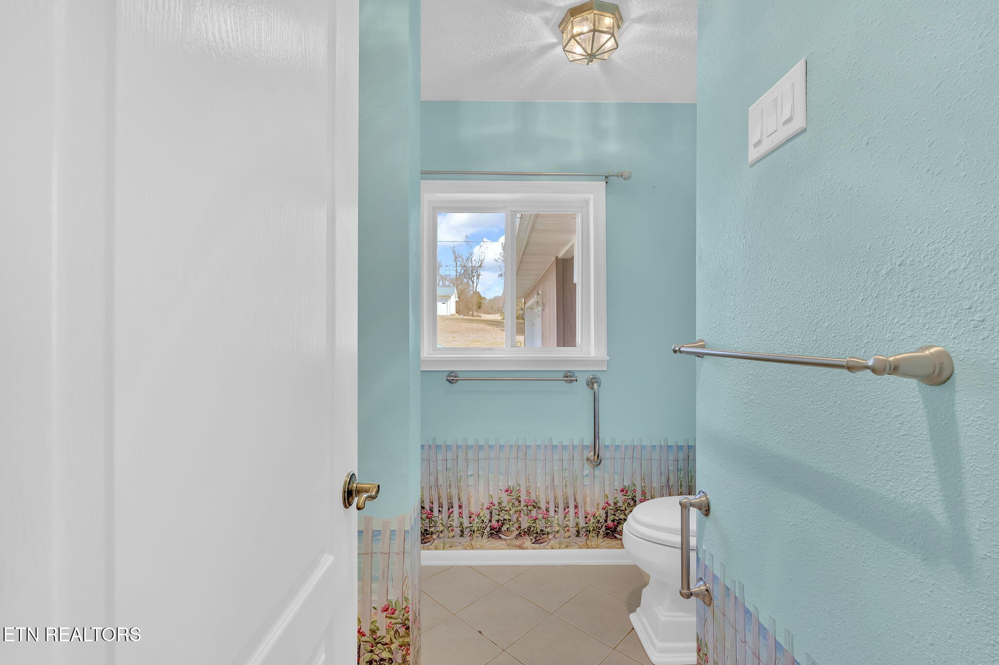 731 Sam Martin Road Dandridge, TN 37725 - Photo 22 of 60 Bathroom