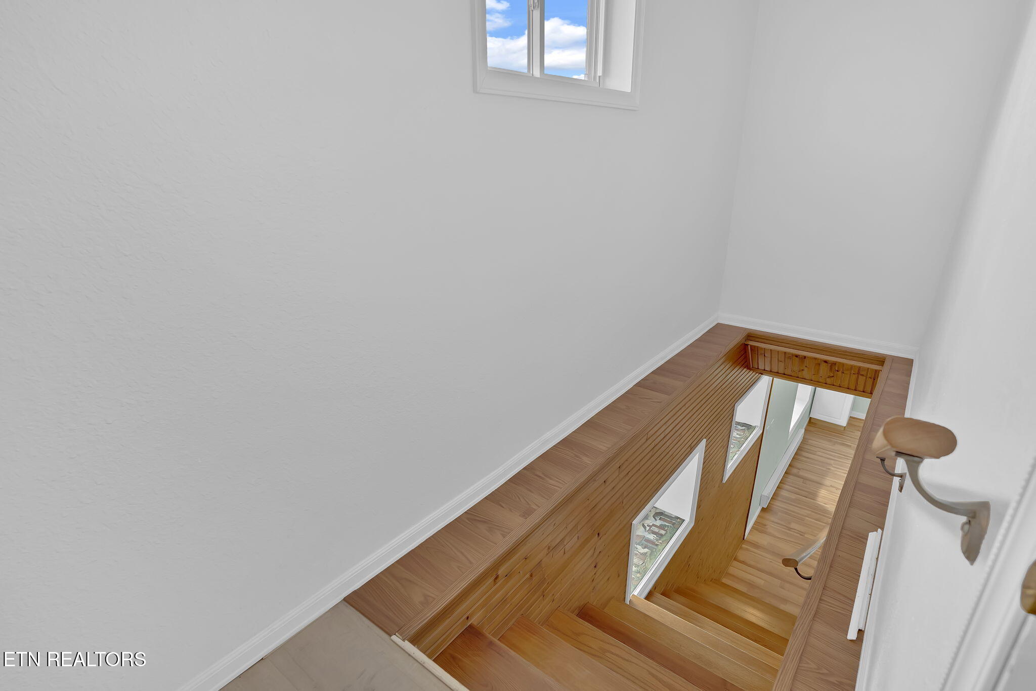 731 Sam Martin Road Dandridge, TN 37725 - Photo 24 of 60 Stairs