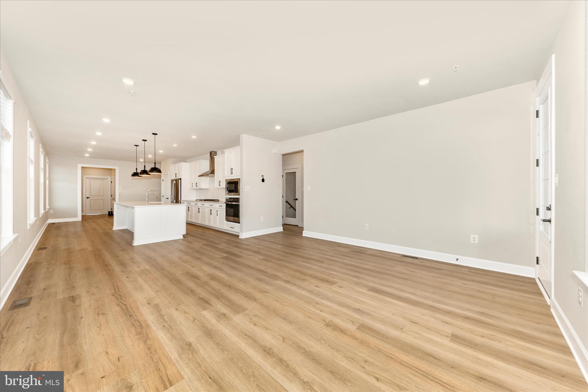 413 Bucklebury Lane Frederick, MD 21702 - Photo 8 of 58 Living Room