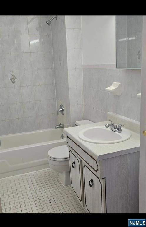 131 Park Avenue, Unit 127 East Rutherford, NJ 07073 - Photo 3 of 6