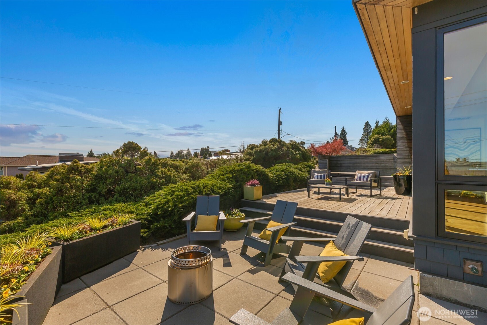 2506 West Halladay Street Seattle, WA 98199 - Photo 13 of 40