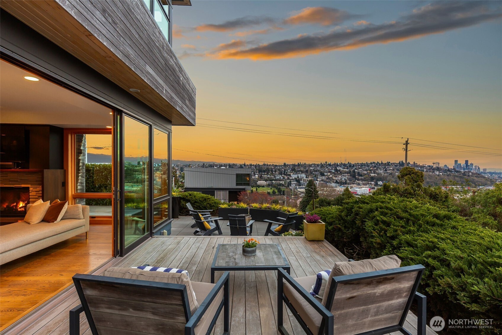 2506 West Halladay Street Seattle, WA 98199 - Photo 14 of 40