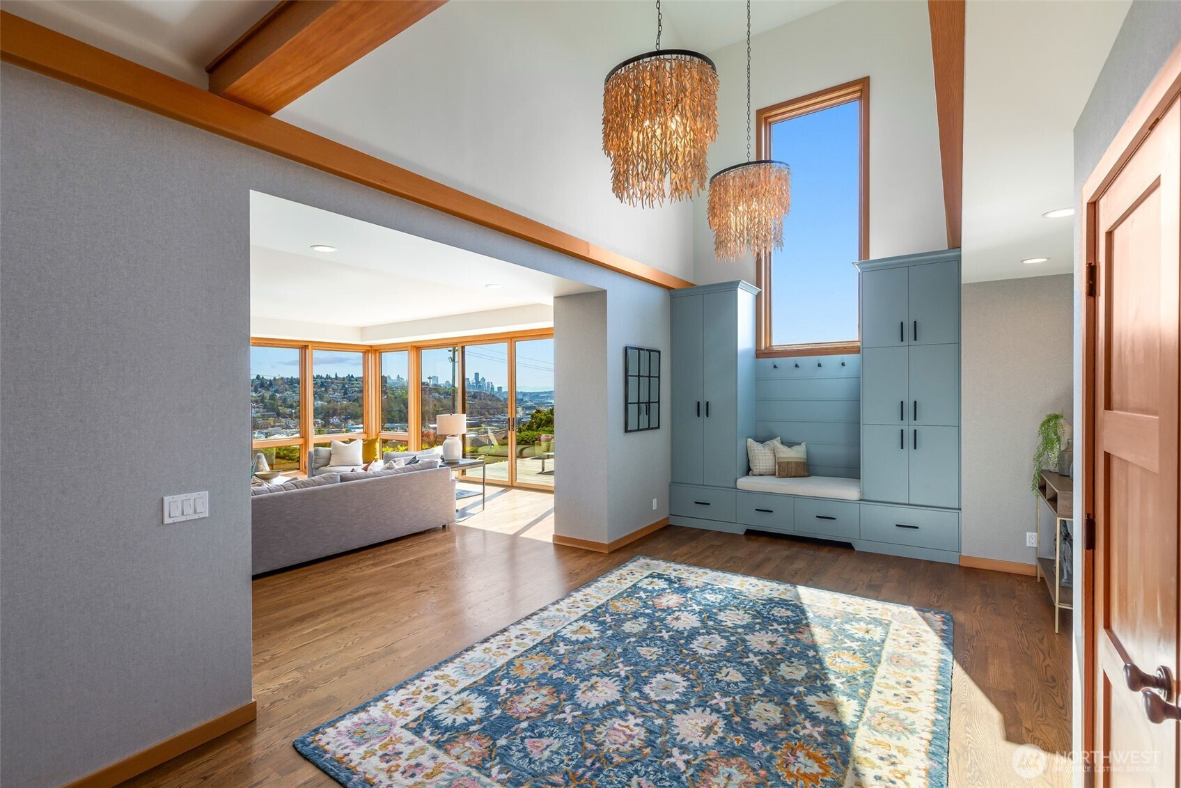 2506 West Halladay Street Seattle, WA 98199 - Photo 3 of 40