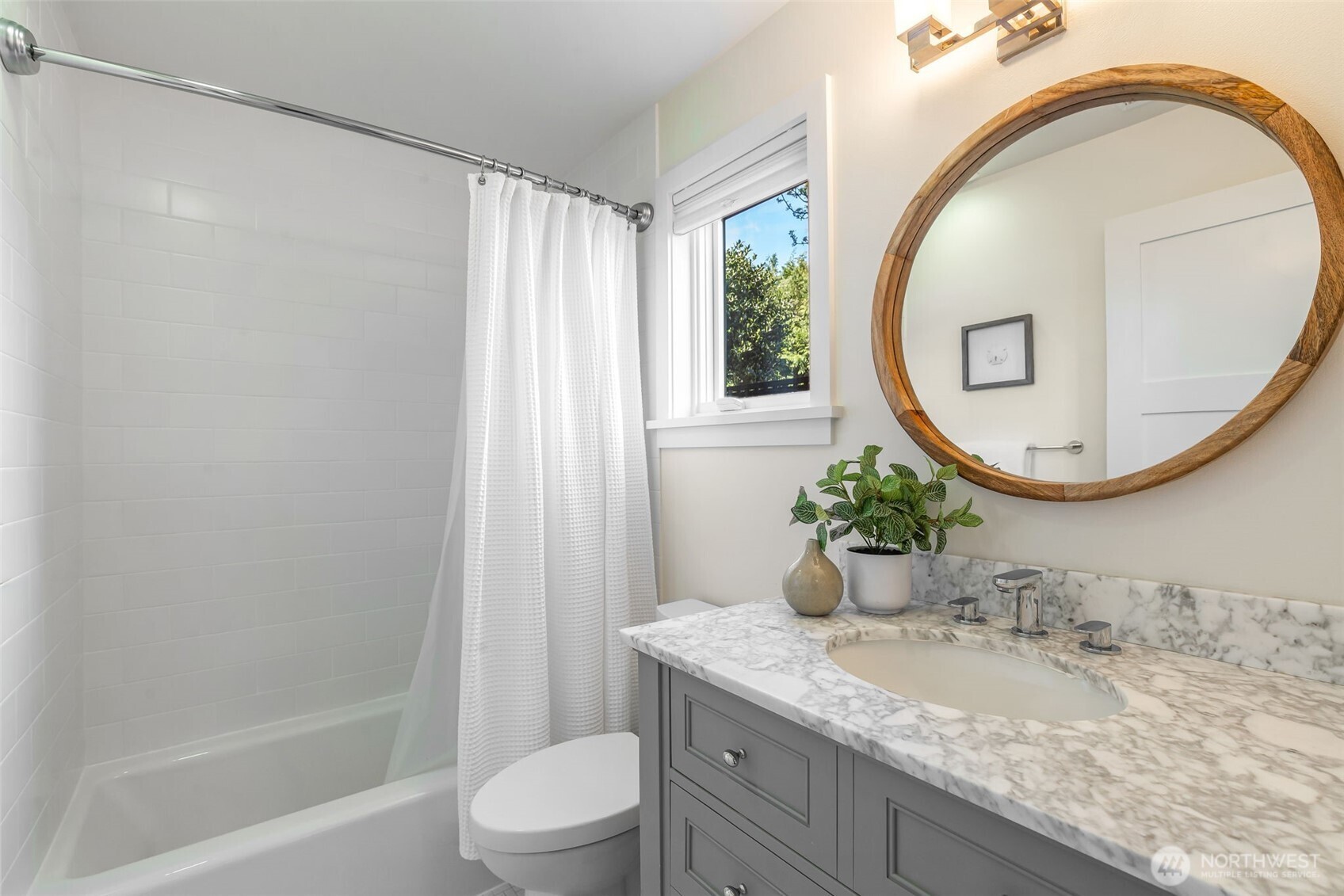 2506 West Halladay Street Seattle, WA 98199 - Photo 33 of 40