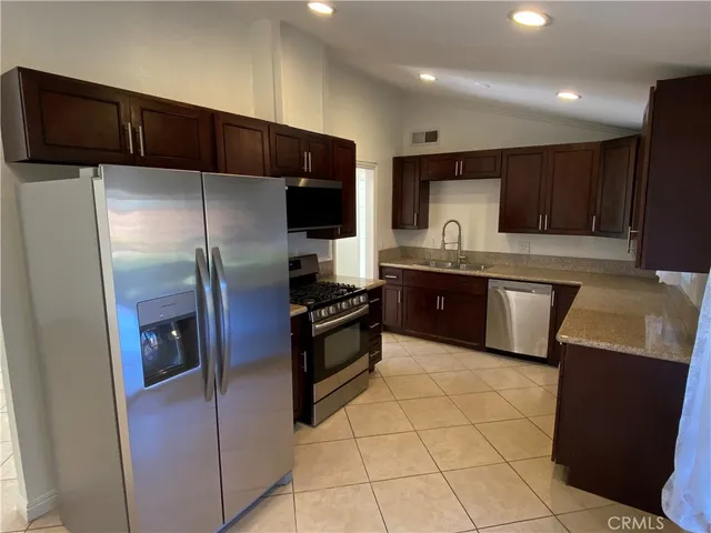 $3,500 | 19137 Pleasantdale Street, Canyon Country, CA 91351