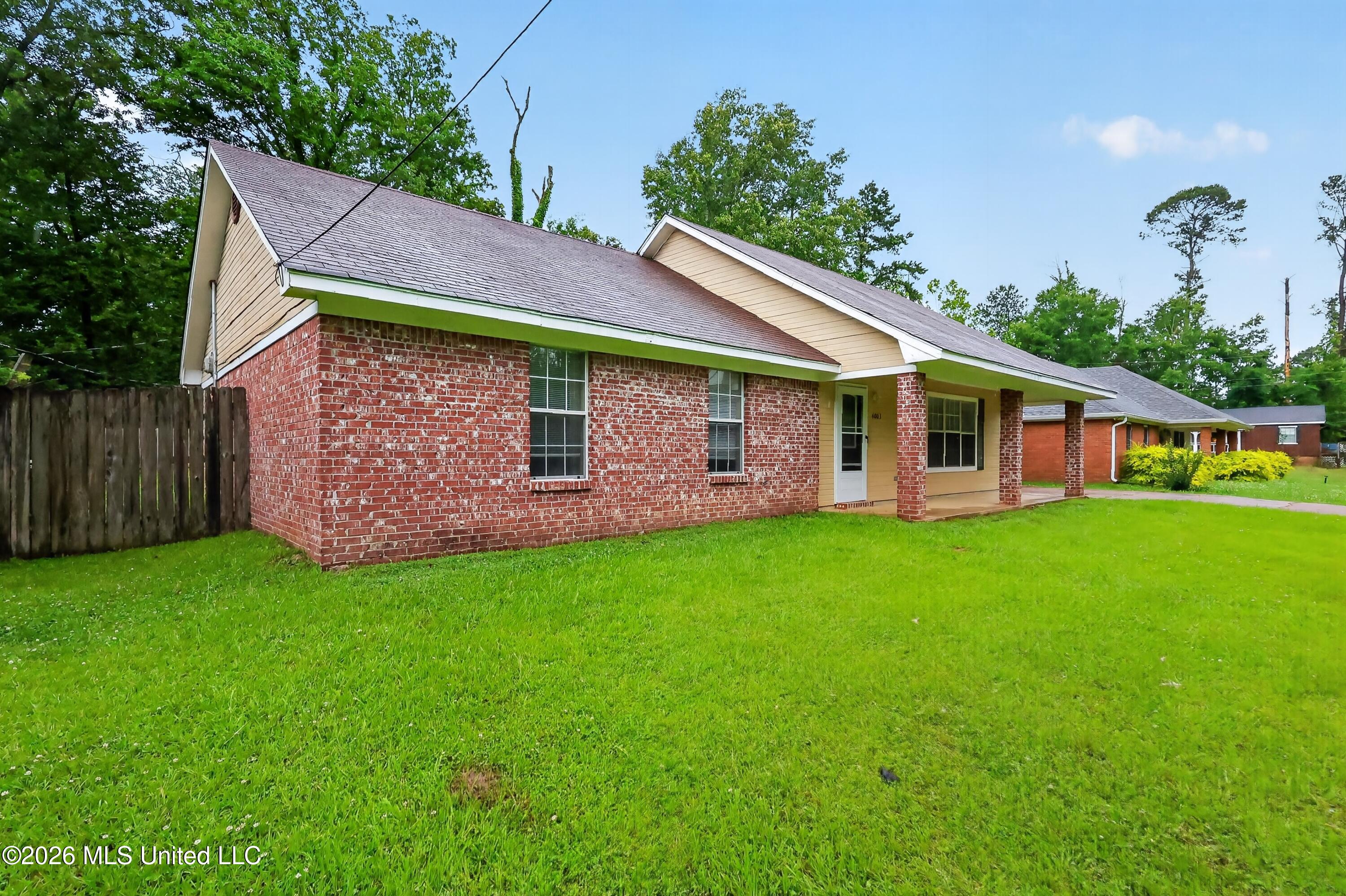 4003 West Lake Road Jackson, MS 39212 - Photo 2 of 38 02_4003_W_Lake_Rd-Exterior-5534