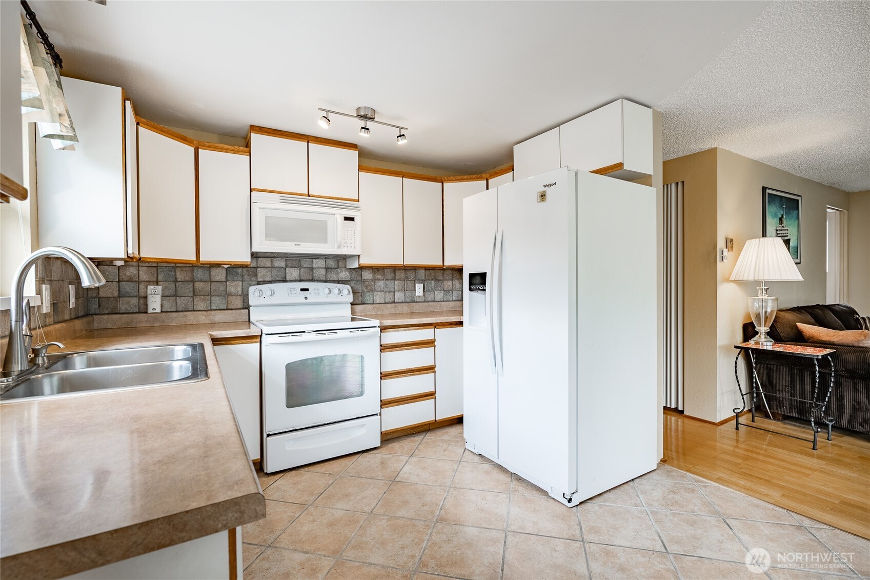 8262 Chilliwack Road Blaine, WA 98230 - Photo 11 of 40 Gallery Image 11