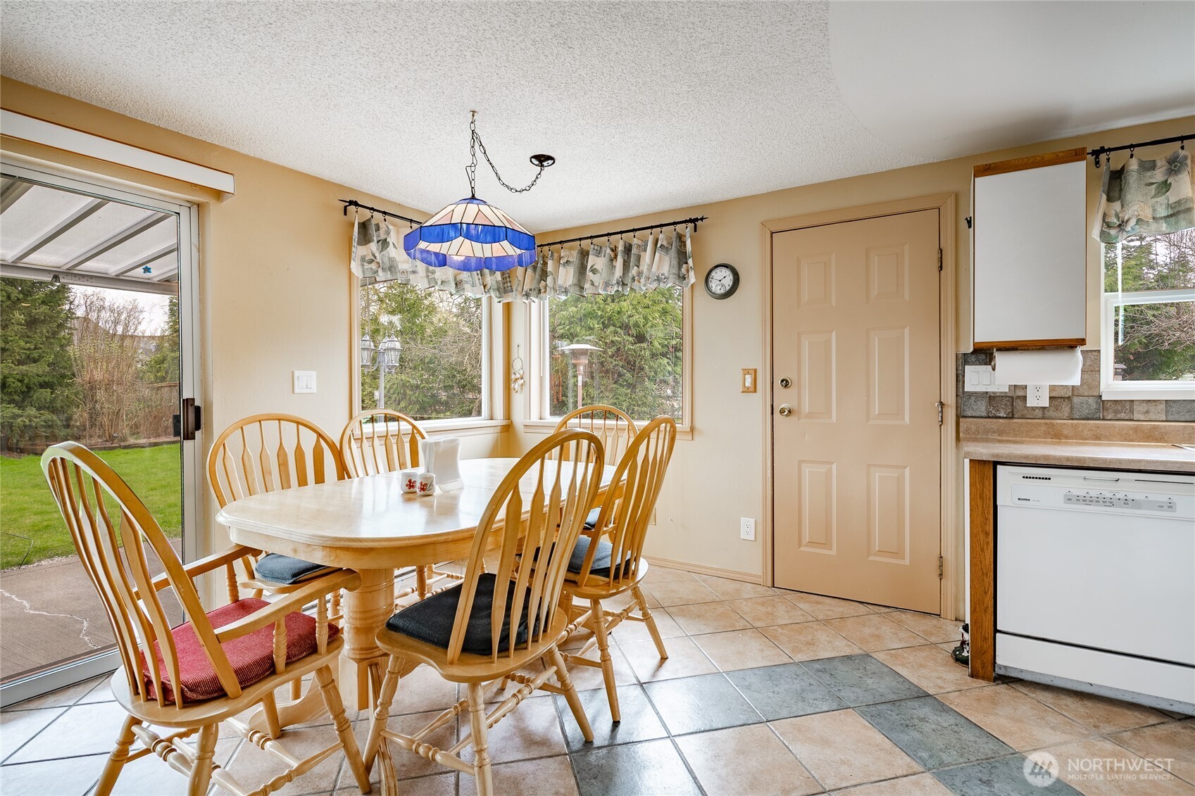 8262 Chilliwack Road Blaine, WA 98230 - Photo 7 of 40 Gallery Image 7
