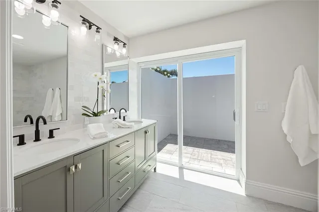 $2,895,000 | 4611 Crayton Road, Naples, FL 34103