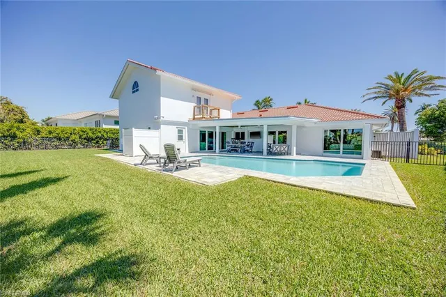 $2,895,000 | 4611 Crayton Road, Naples, FL 34103