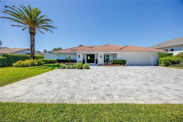 $2,895,000 | 4611 Crayton Road, Naples, FL 34103