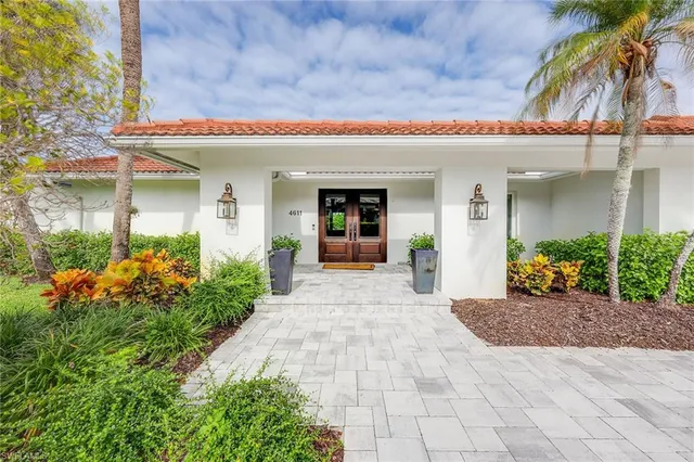 $2,895,000 | 4611 Crayton Road, Naples, FL 34103