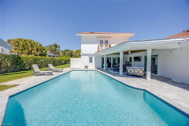 $2,895,000 | 4611 Crayton Road, Naples, FL 34103