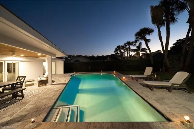 $2,895,000 | 4611 Crayton Road, Naples, FL 34103