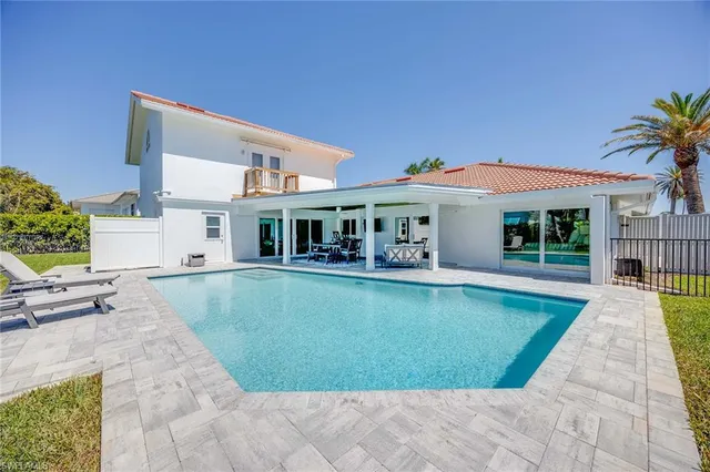 $2,895,000 | 4611 Crayton Road, Naples, FL 34103