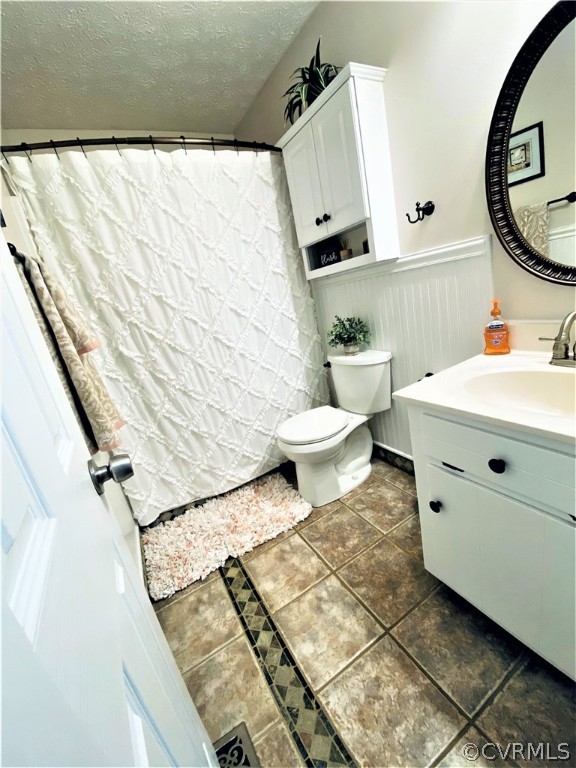 19600 Trumpeter Road Petersburg, VA 23803 - Photo 29 of 33 a bathroom with a sink and a mirror