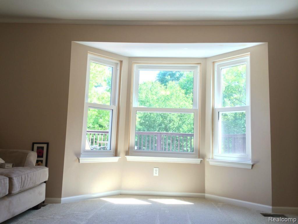 451 Whitney Drive Rochester, MI 48307 - Photo 11 of 26 11 Family Room Bay Window.jpg