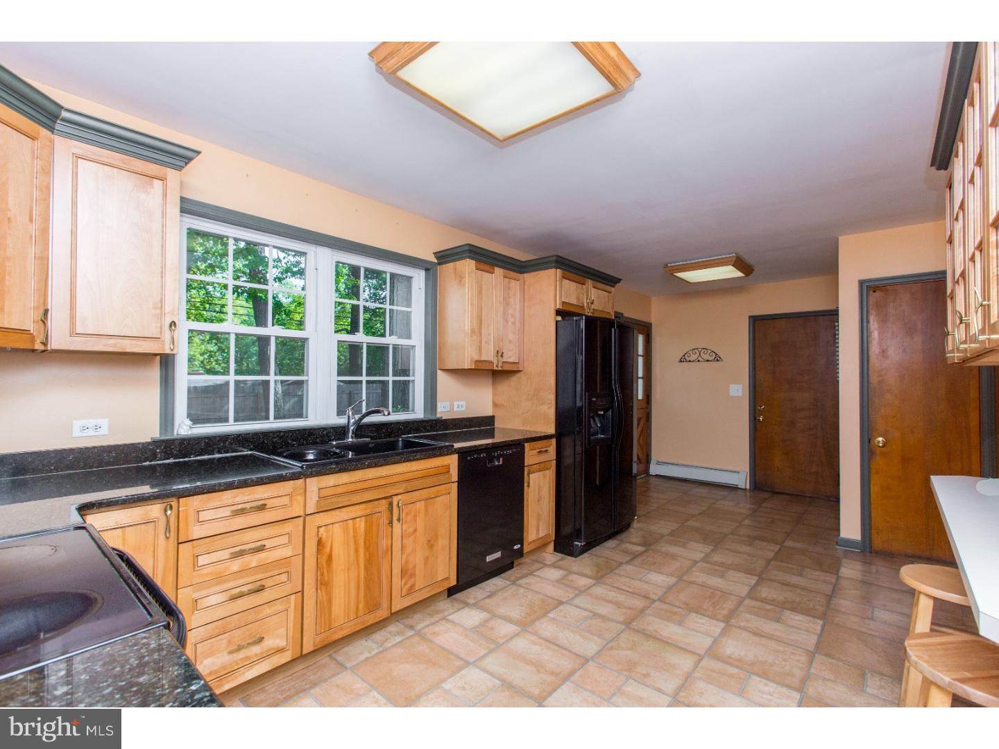 1411 Robin Road Coatesville, PA 19320 - Photo 6 of 20 Gallery Image 6