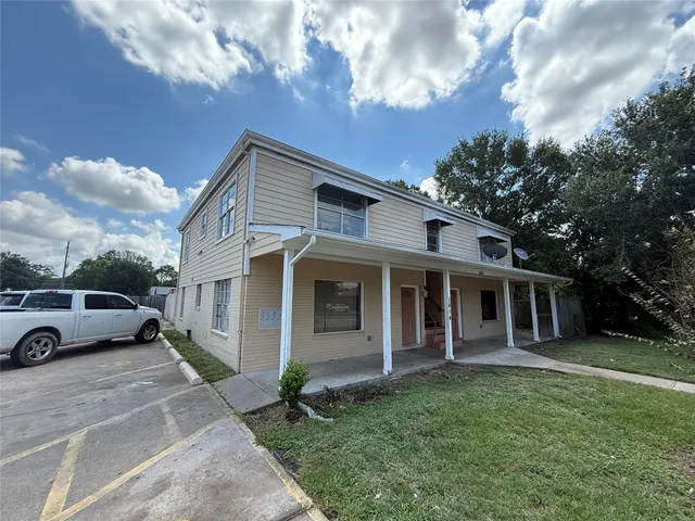 $1,245 | 1414 East Avenue, Unit B, Katy, TX 77493