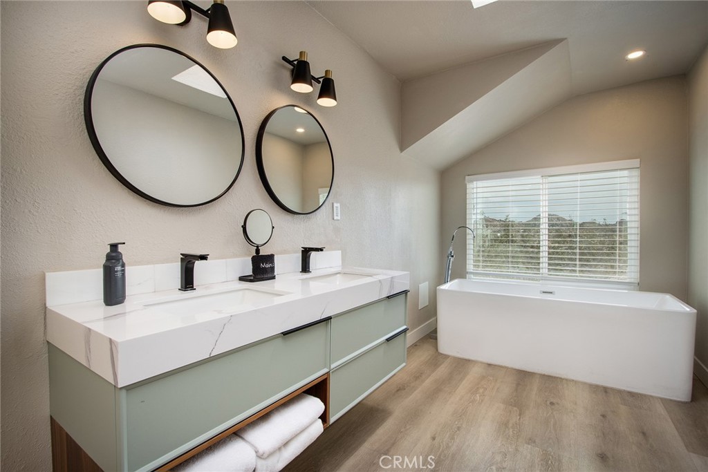 9073 Tortuga Trail Joshua Tree, CA 92252 - Photo 20 of 39 a bathroom with a sink and a mirror