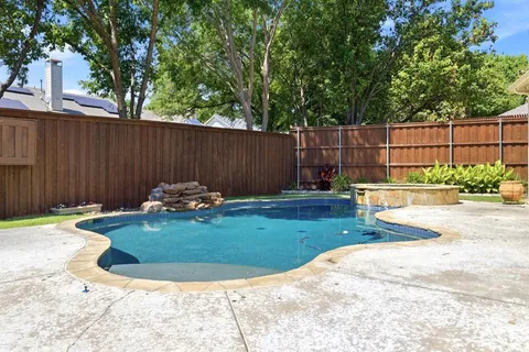 $850,000 | 7947 Glade Hill Court, Dallas, TX 75218