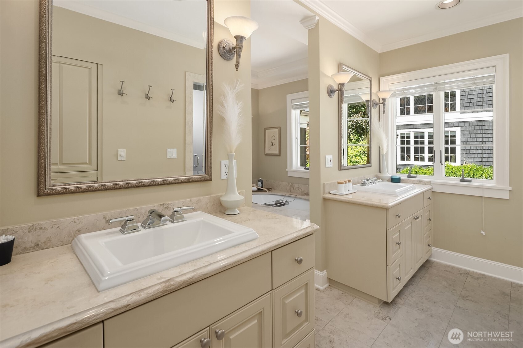 5506 Northeast Penrith Road Seattle, WA 98105 - Photo 22 of 40