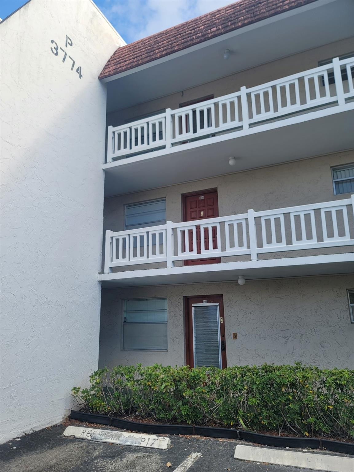 3774 Inverrary Boulevard, Unit P202 Lauderhill, FL 33319 - Photo 10 of 31 Photo 2