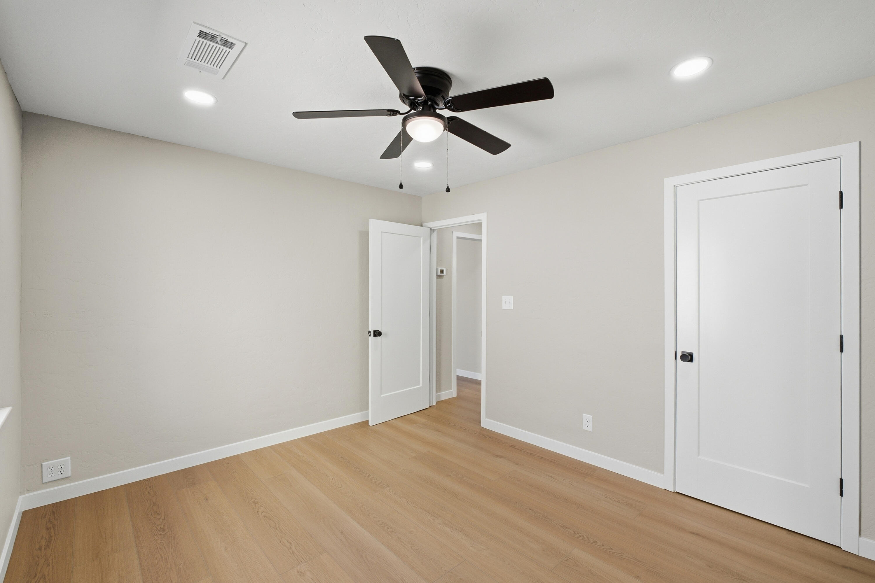 811 North Rinaldi Street Visalia, CA 93291 - Photo 25 of 35 811 N Rinaldi St. Visalia-25