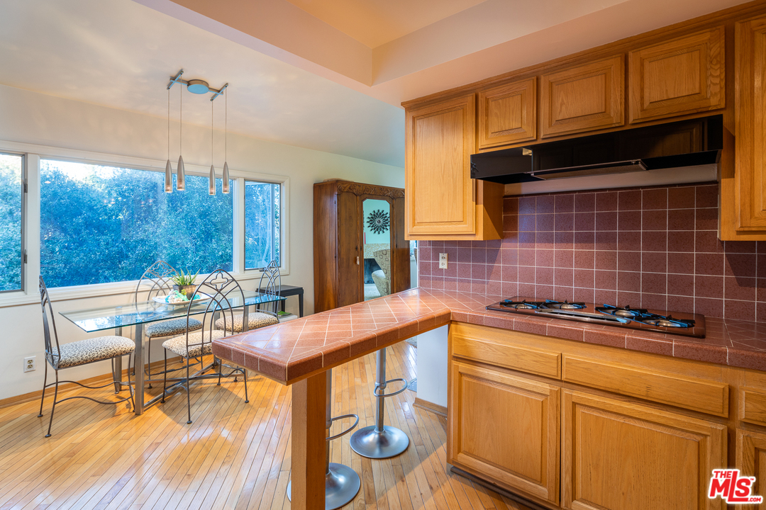 941 Cavanagh Road Glendale, CA 91207 - Photo 11 of 19