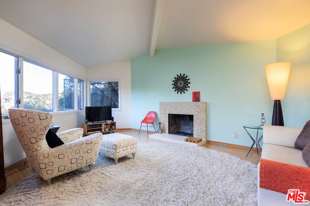 941 Cavanagh Road Glendale, CA 91207 - Photo 6 of 19