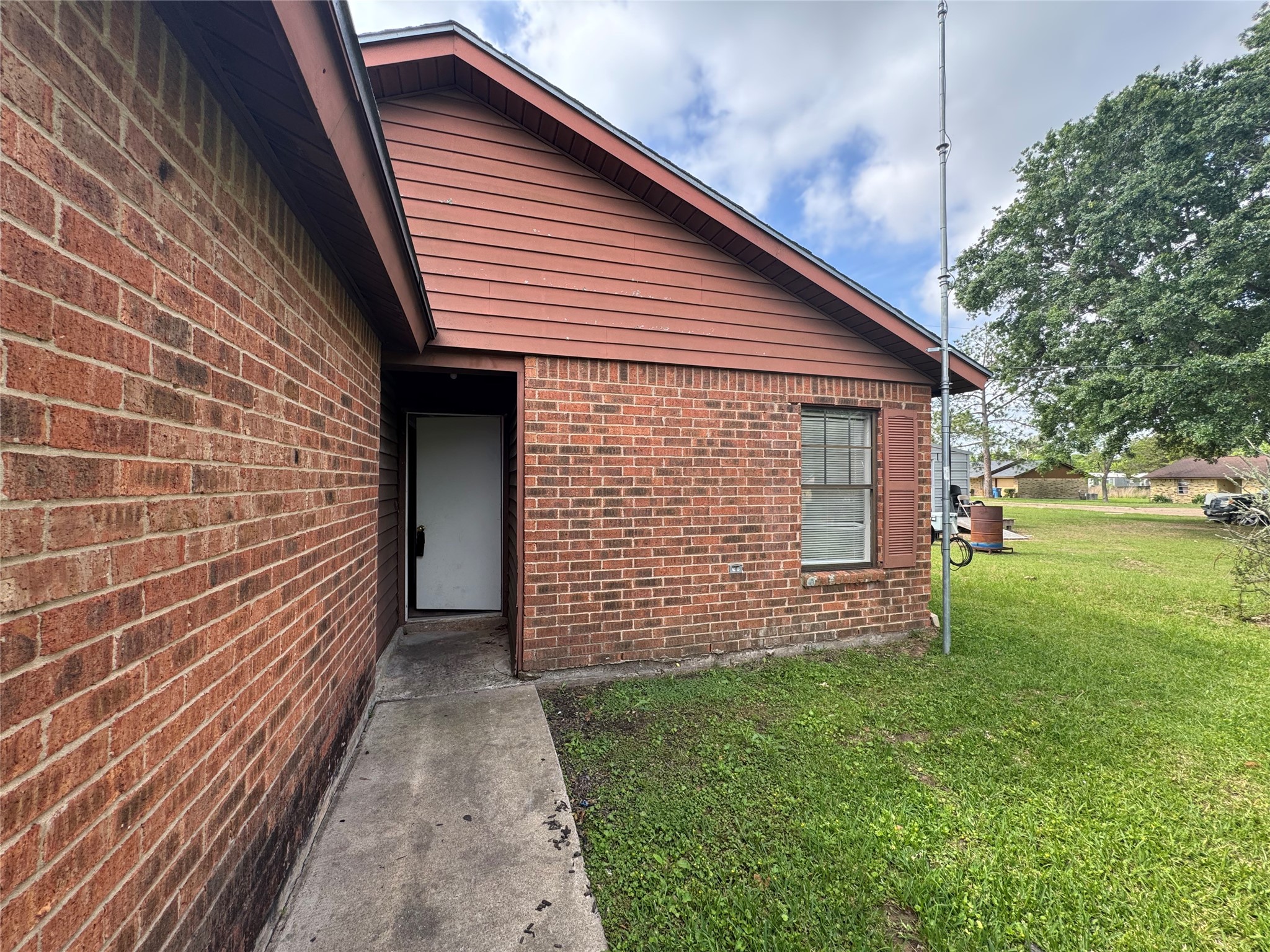 733 Pine Avenue Prairie View, TX 77445 - Photo 4 of 17 a view of a backyard of the house