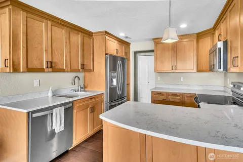 $499,950 | 1113 5th Avenue South, Unit 208, Edmonds, WA 98020