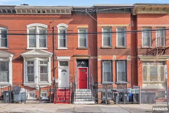 $3,600 | 13 2nd Avenue, Newark, NJ 07104