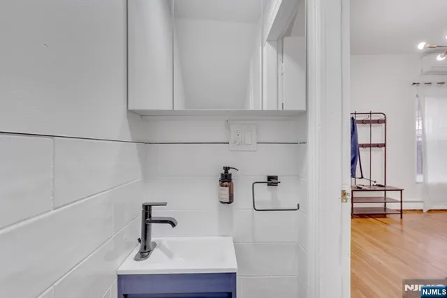 $3,600 | 13 2nd Avenue, Newark, NJ 07104