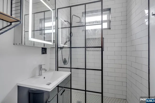 $3,600 | 13 2nd Avenue, Newark, NJ 07104