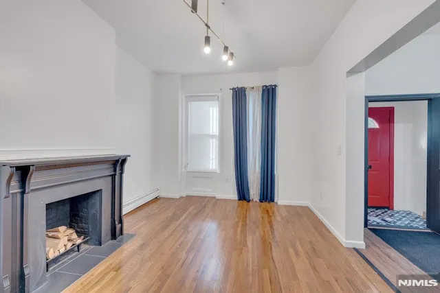$3,600 | 13 2nd Avenue, Newark, NJ 07104