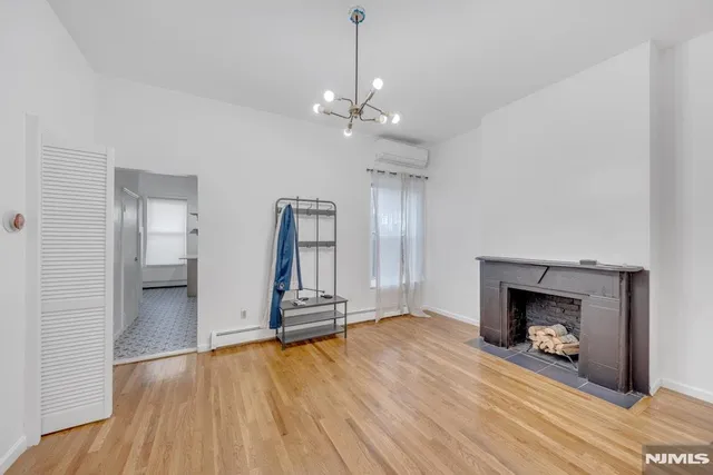 $3,600 | 13 2nd Avenue, Newark, NJ 07104