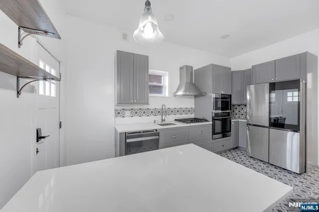 $3,600 | 13 2nd Avenue, Newark, NJ 07104