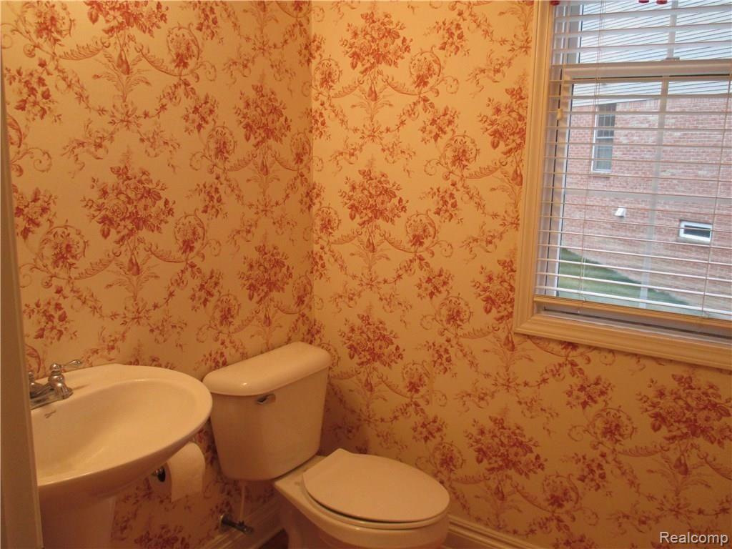 3739 Woodmonte Drive Rochester, MI 48306 - Photo 30 of 42 IMG_2088.JPG