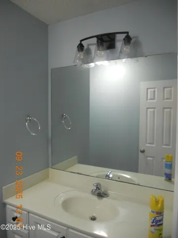 $2,000 | 105 Spring Leaf Lane, Jacksonville, NC 28540