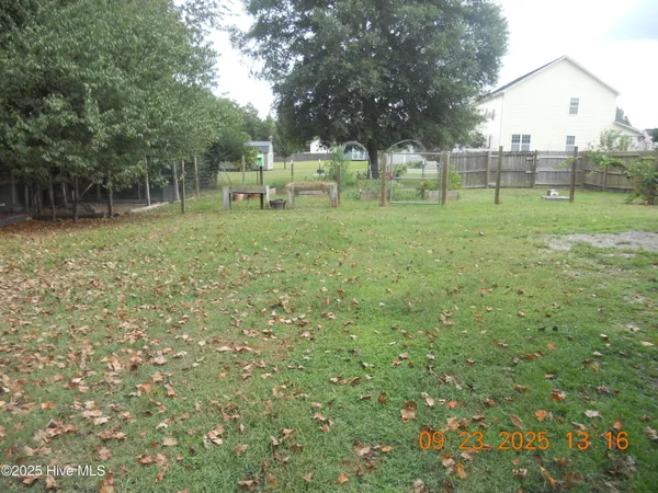 $1,875 | 105 Spring Leaf Lane, Jacksonville, NC 28540