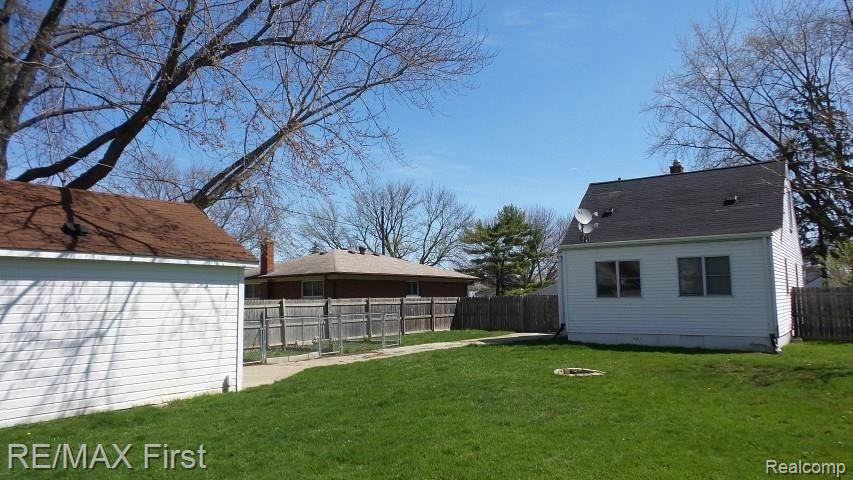 23825 Rausch Avenue Eastpointe, MI 48021 - Photo 26 of 26 20160418_194934.jpg