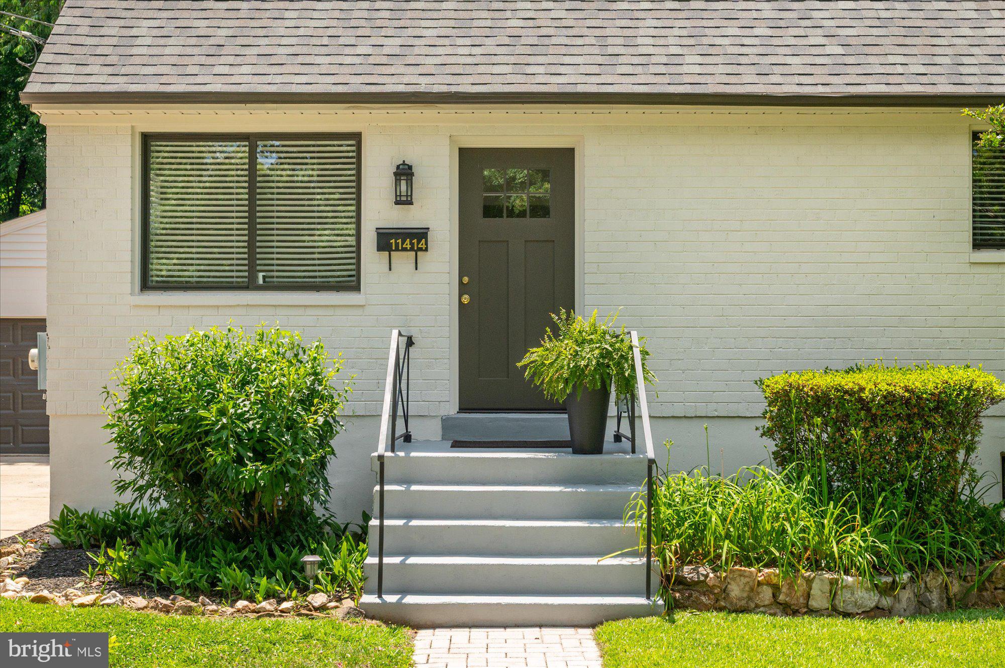 11414 Schuylkill Road Rockville, MD 20852 - Photo 4 of 50